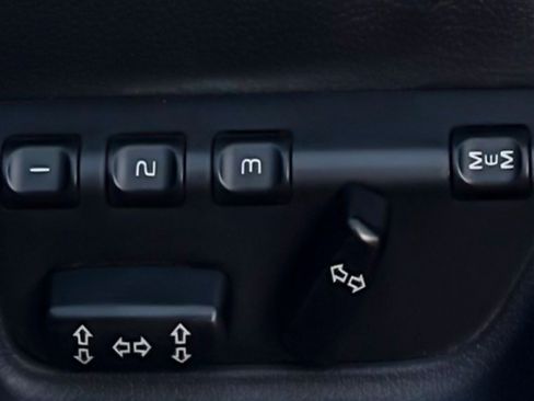 Used 2004 Volvo XC90 2.5T image 16