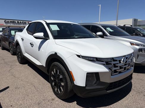Used 2024 Hyundai Santa Cruz SEL FWD image 2