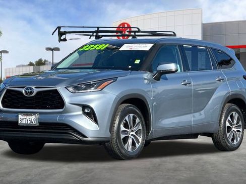 Certified 2021 Toyota Highlander XLE image 11