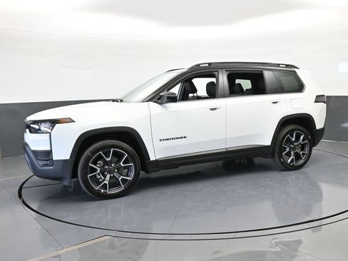 New 2026 Jeep Cherokee Overland image 2