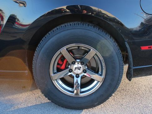 Used 2013 Ford Mustang GT image 29