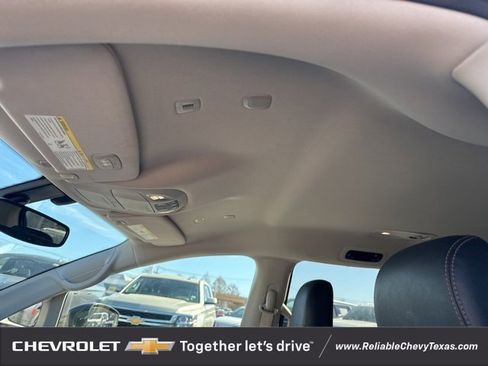 Used 2019 Chrysler Pacifica Touring-L image 25