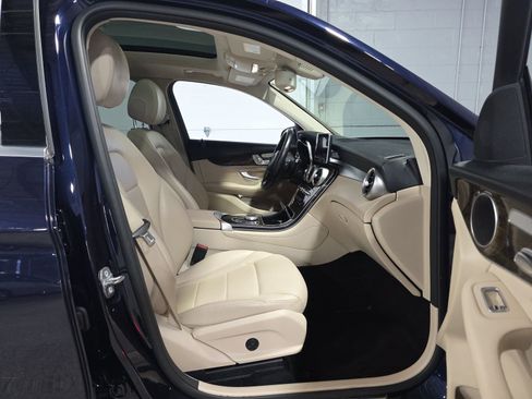 Used 2019 Mercedes-Benz GLC 300 4MATIC w/ Premium Package image 13