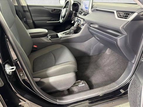 Used 2025 Toyota RAV4 LE FWD image 13