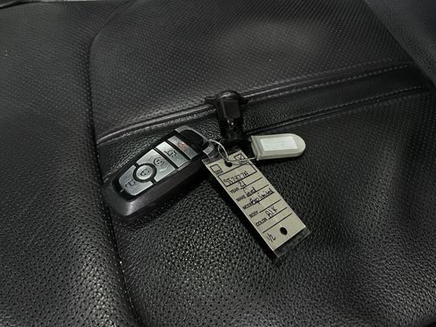 Used 2021 Ford Expedition Max Limited AWD/4WD image 38