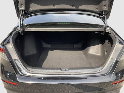 Certified 2023 Honda Accord LX image 37