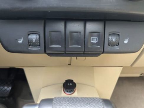 Used 2004 Volkswagen Beetle GLS FWD image 31
