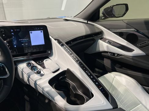 Used 2024 Chevrolet Corvette Stingray Preferred Cpe w/ Z51 Performance Package image 17