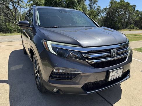 Used 2018 Honda Pilot Elite image 2