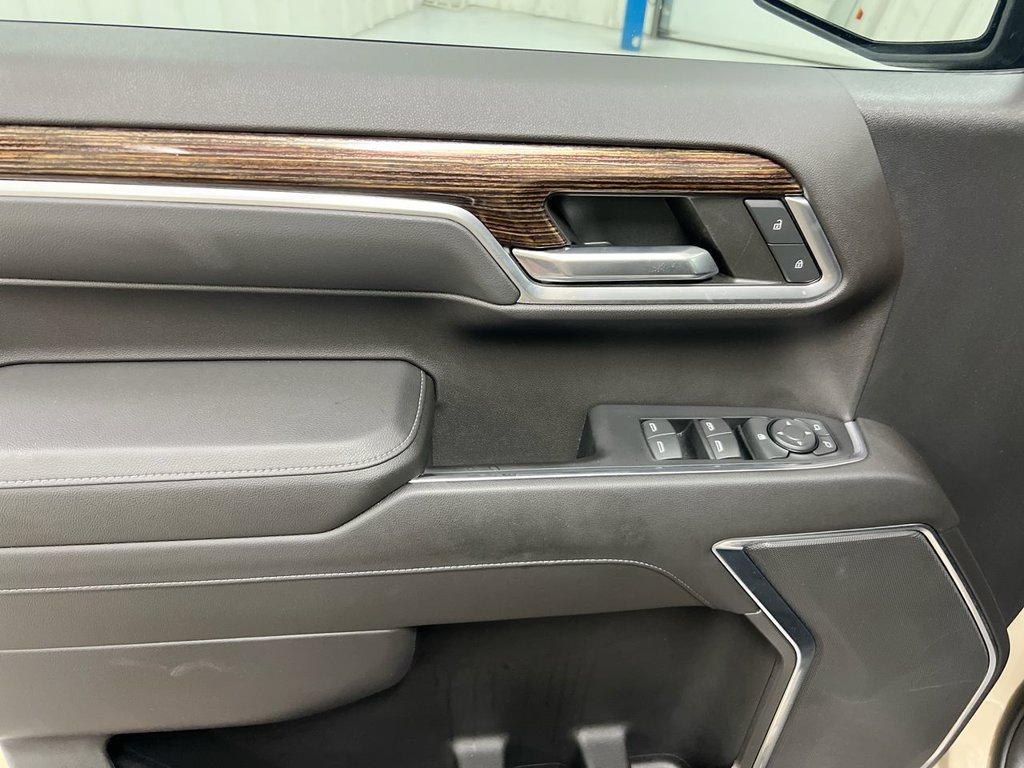 Used 2022 GMC Sierra 1500 Elevation AWD/4WD image 21