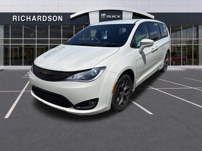 Used 2020 Chrysler Pacifica Touring w/ S Appearance Package