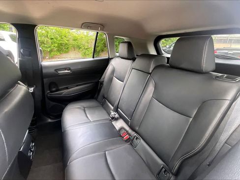 Used 2025 Toyota Corolla Cross XLE FWD image 20