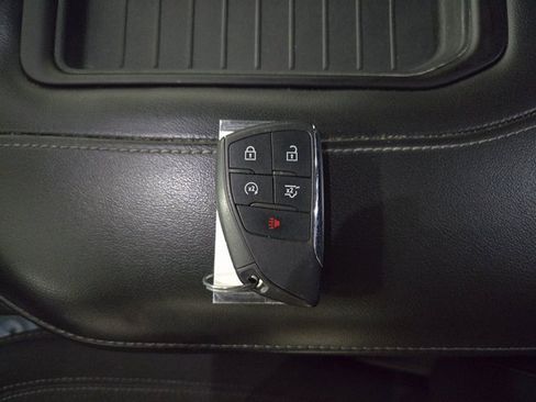 Used 2023 GMC Yukon XL SLE image 37