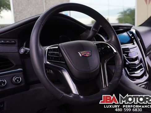 Used 2020 Cadillac Escalade ESV Platinum image 59