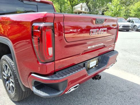 Certified 2025 GMC Sierra 1500 AT4 w/ AT4 Premium Package AWD/4WD image 15
