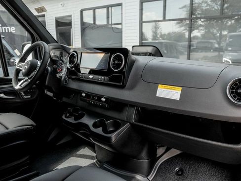 New 2025 Mercedes-Benz Sprinter 2500 image 23