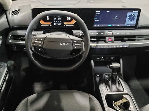 Used 2025 Kia K4 FWD image 22