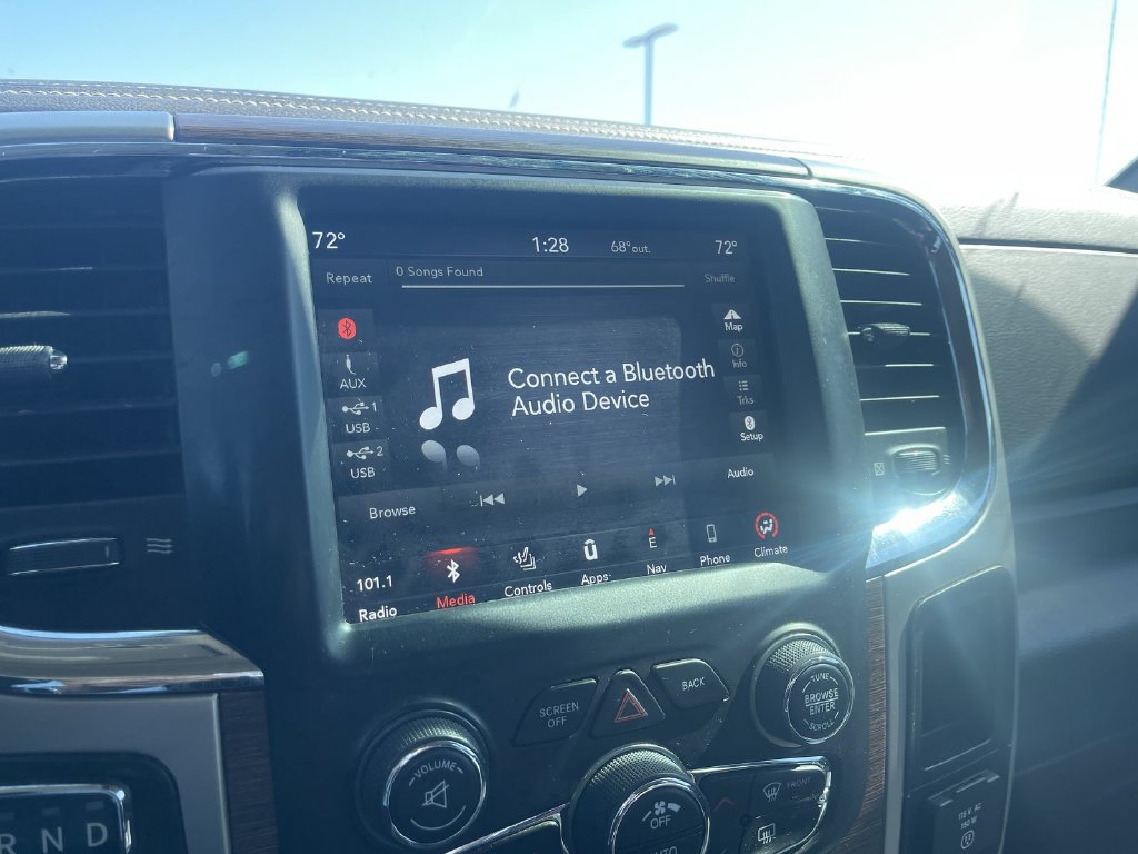Used 2018 RAM 1500 Laramie w/ Convenience Group AWD/4WD image 23