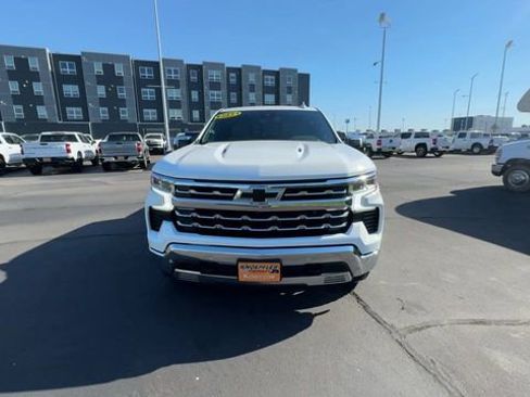Used 2022 Chevrolet Silverado 1500 LTZ AWD/4WD image 3