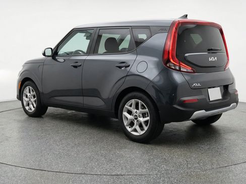 Used 2025 Kia Soul LX w/ LX Technology Package FWD image 6
