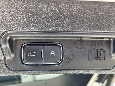 Used 2020 Ford Explorer Limited w/ Hybrid Equipment Group 310A image 20