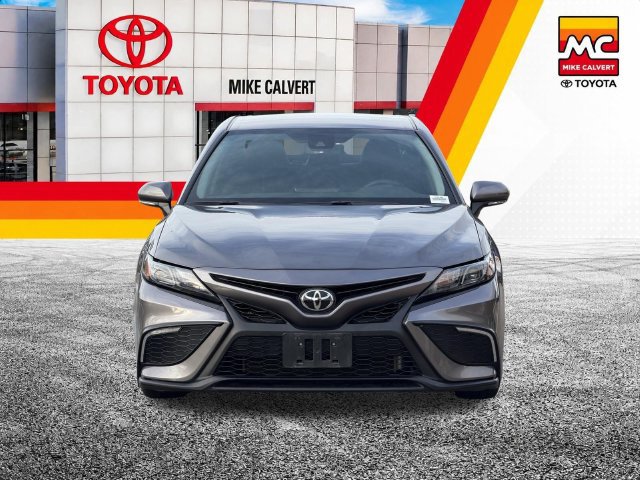 Used 2024 Toyota Camry SE FWD image 2