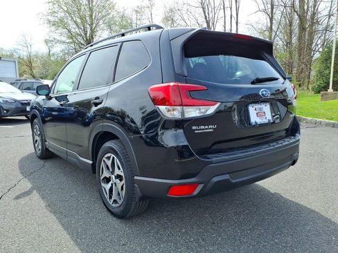 Used 2023 Subaru Forester Premium image 22