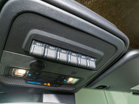 Used 2023 Ford Bronco Wildtrak image 17