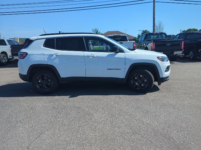 Used 2025 Jeep Compass Latitude AWD/4WD image 26