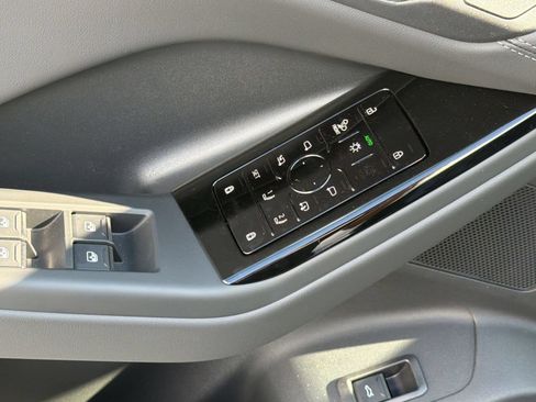 New 2027 Audi Q6 e-tron Prestige AWD/4WD image 25