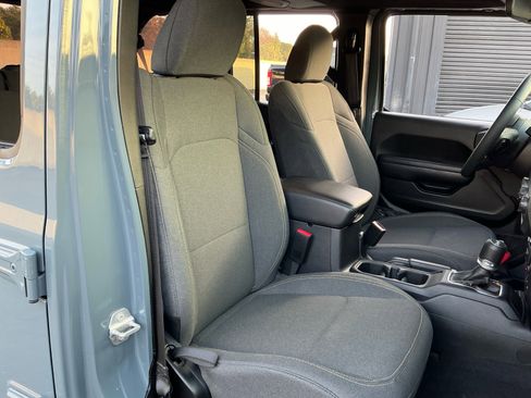 Used 2025 Jeep Wrangler Willys image 21