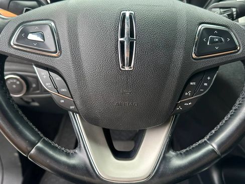 Used 2018 Lincoln MKC Select w/ Lincoln MKC Climate Package AWD/4WD image 19