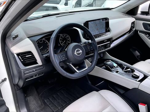 Used 2023 Nissan Rogue SL w/ SL Premium Package image 16