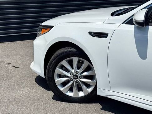 Used 2018 Kia Optima S w/ Panoramic Sunroof Package FWD image 12