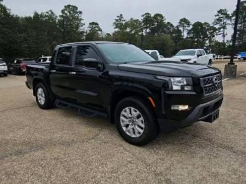 Used 2022 Nissan Frontier SV image 2
