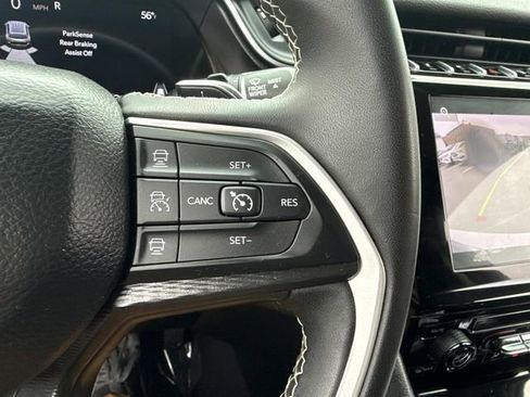 Used 2023 Jeep Grand Cherokee L Laredo image 30