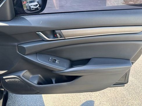 Used 2018 Honda Accord LX image 36