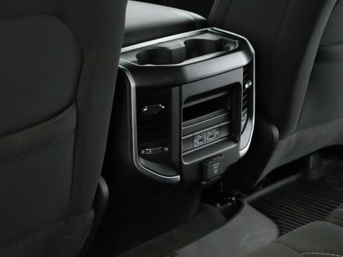 Used 2022 RAM 1500 Big Horn AWD/4WD image 6