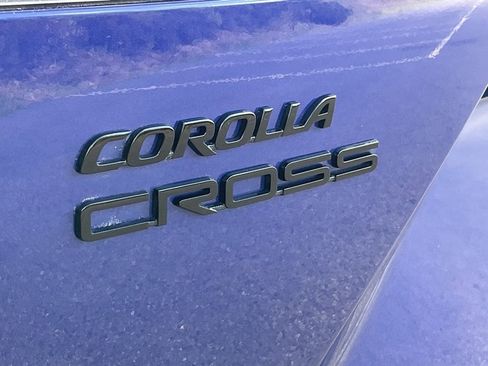 Used 2023 Toyota Corolla Cross SE image 28