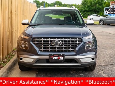 Used 2024 Hyundai Venue Limited FWD image 2