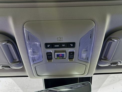 Used 2024 Toyota RAV4 Limited image 18