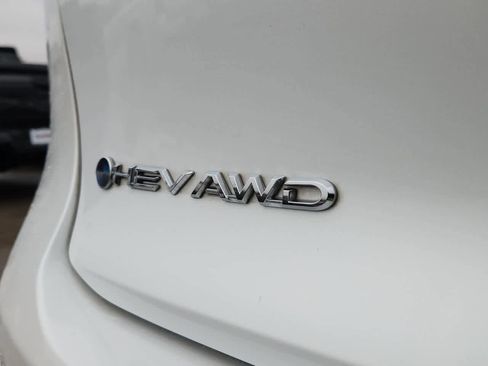 Used 2024 Toyota Crown Limited image 11