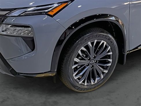 Certified 2024 Nissan Rogue Platinum w/ Platinum Premium Package image 7