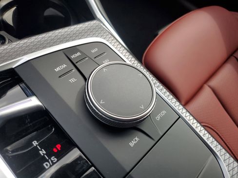 Used 2025 BMW 330i Sedan w/ M Sport Package image 27