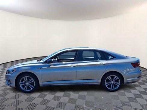 Used 2021 Volkswagen Jetta R-Line w/ R-Line Cold Weather Package FWD image 4