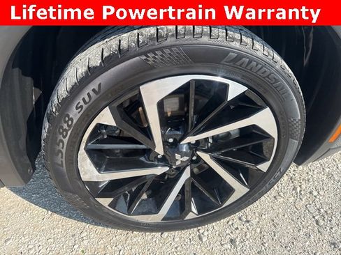 Used 2023 Mitsubishi Outlander SE image 25