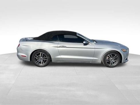 Used 2016 Ford Mustang Premium image 8