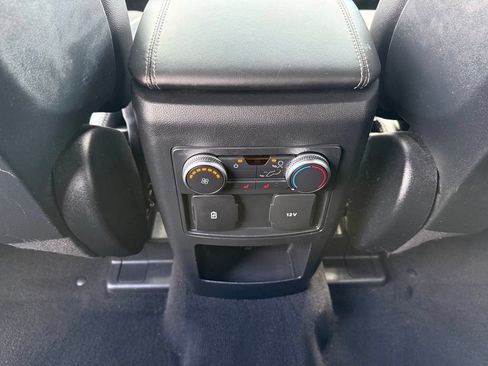 Used 2020 Ford Explorer XLT w/ Equipment Group 202A AWD/4WD image 14