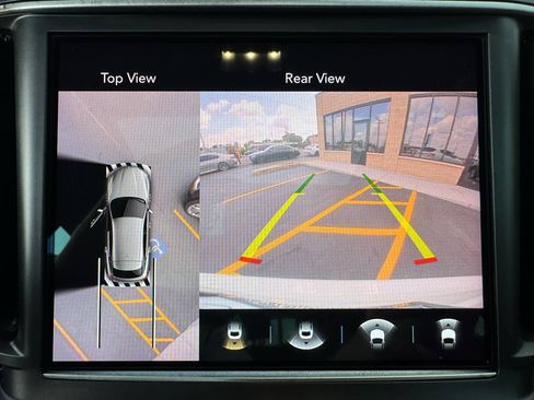 Used 2022 Maserati Levante GT AWD/4WD image 25
