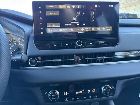 New 2025 Mitsubishi Outlander SE image 16